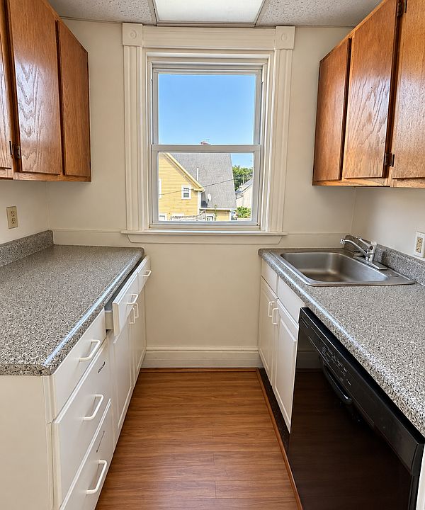2nd image of 41 Emory St #2