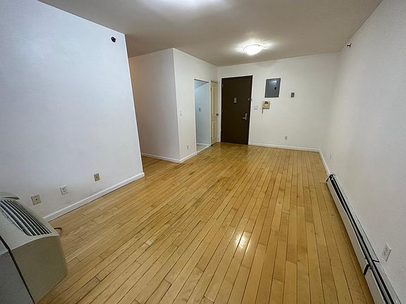 5th image of 38-30 Parsons Blvd Floor 2
