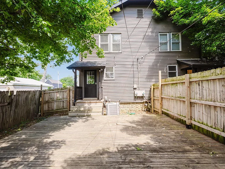 719 S 17th St — Photo 37