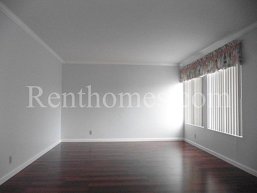 2nd image of 10333 Westchester Ave