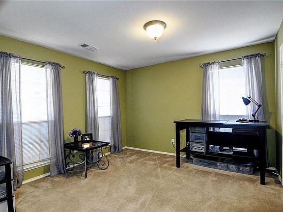 3rd image of 2876 Park Place Dr