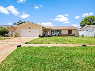 1876 Paradise Ln, Clearwater, FL 33756