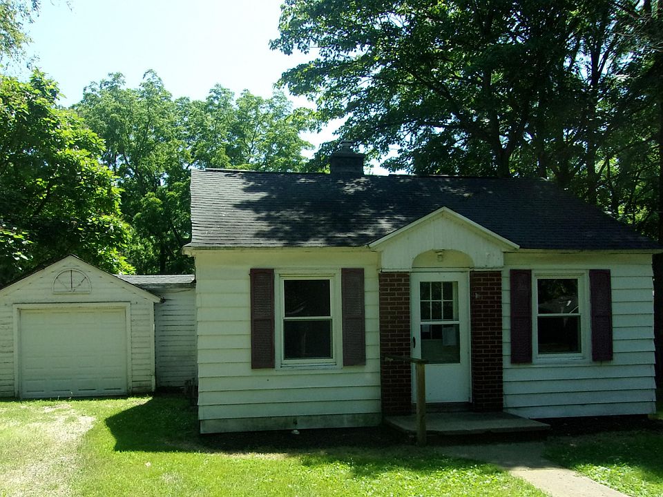 1st image of 324 Lincoln St