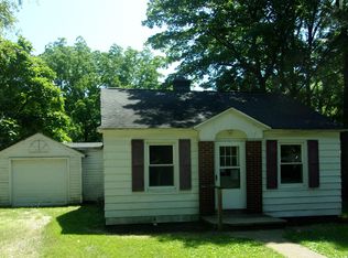 324 Lincoln St, Allegan, MI 49010