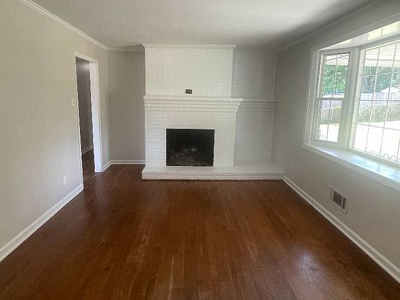 3rd image of 739 Sandusky Dr