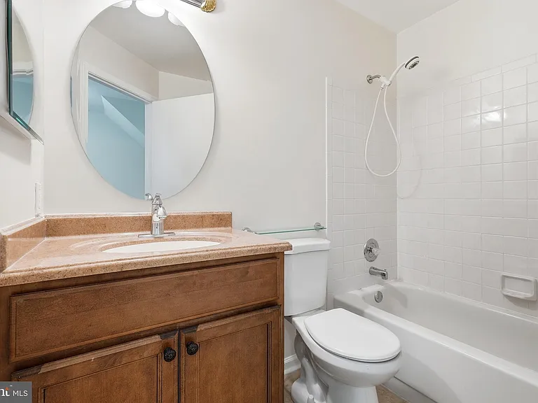 7691 Northern Oaks Ct — Photo 22