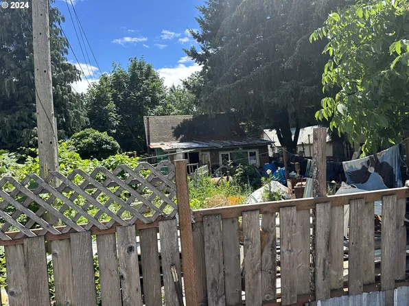 332 Hot Springs Ave, Carson, WA 98610