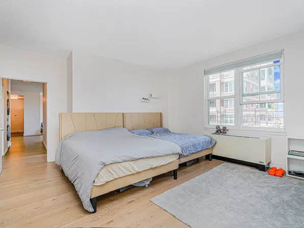 60 Oceana Drive West image 20 of 23