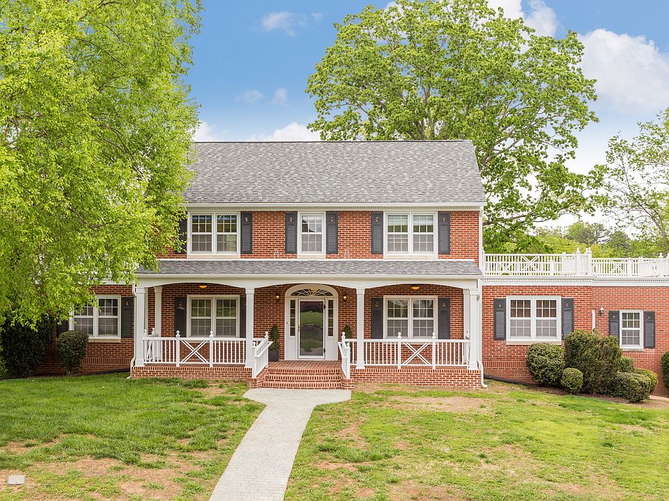1st image of 205 Brookwood Dr
