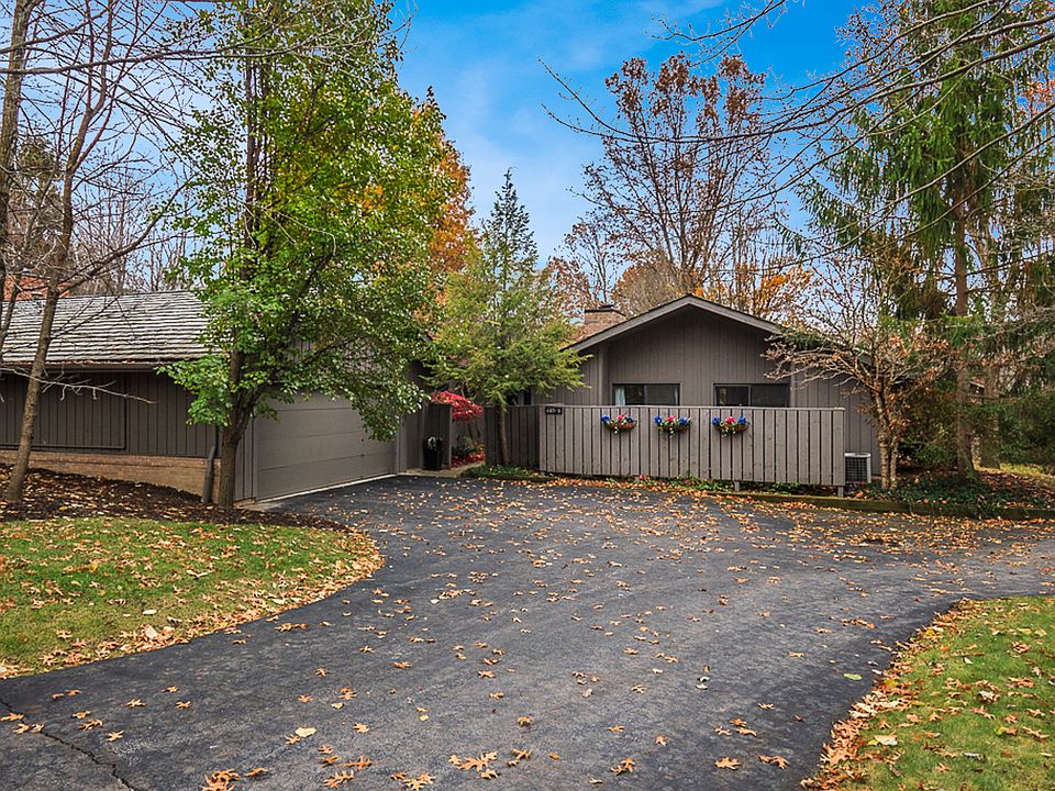 1st image of 685-9 Windward Dr