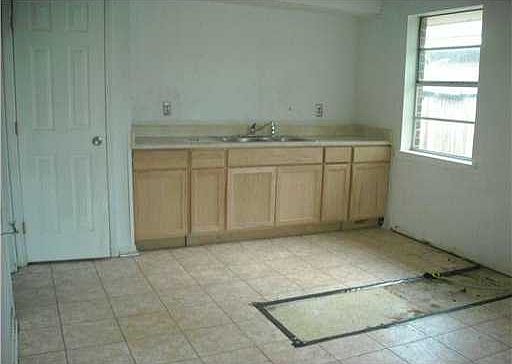 5th image of 2020 Yorktowne Dr