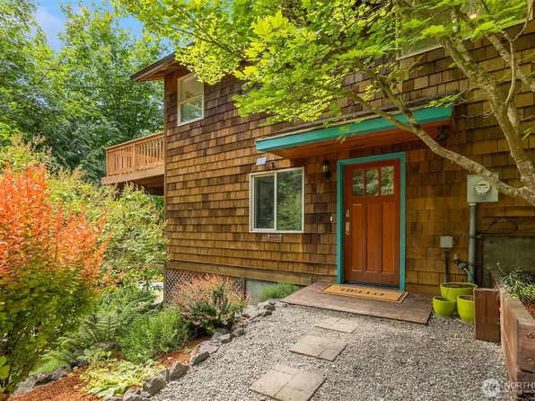 5724 NE Spruce Drive, Hansville, WA 98340