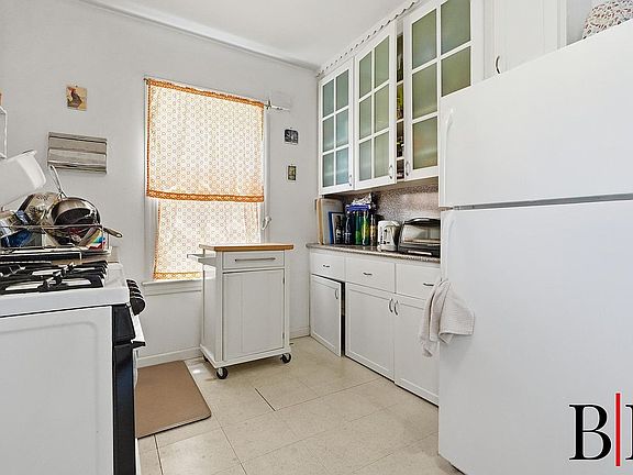 5th image of 2029 E 64th St #1