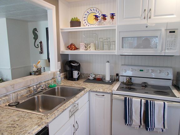 4th image of 922 Wren Cir