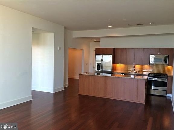 4th image of 1101 Locust St #-9c
