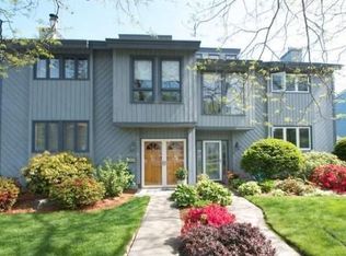 8 Sutton Pl, Swampscott, MA 01907