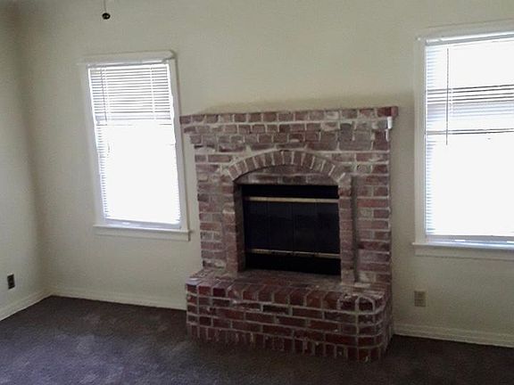 Front room w/fireplace