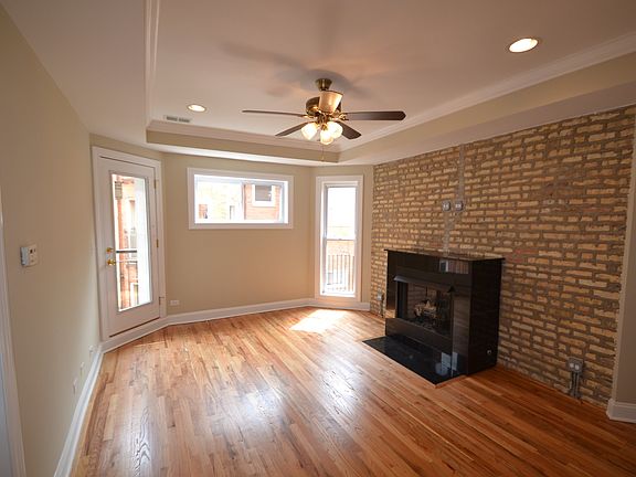 2nd image of 1638 W Greenleaf Ave #46