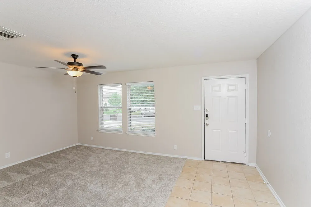 3 bed, 2.0 bath, 1496 sqft, $1,650 — Photo 3