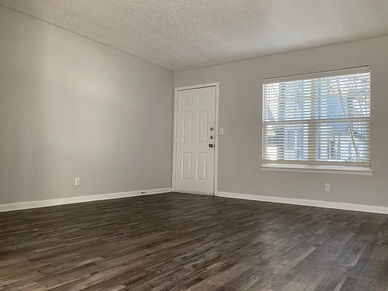 Summerwind Apartments — Photo 18