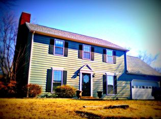 1000 Dove Hollow Dr, Cordova, TN 38018