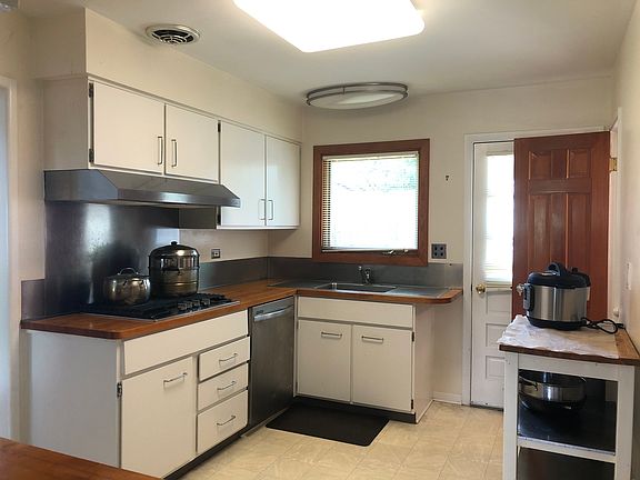 2nd image of 548 Ivy Ct