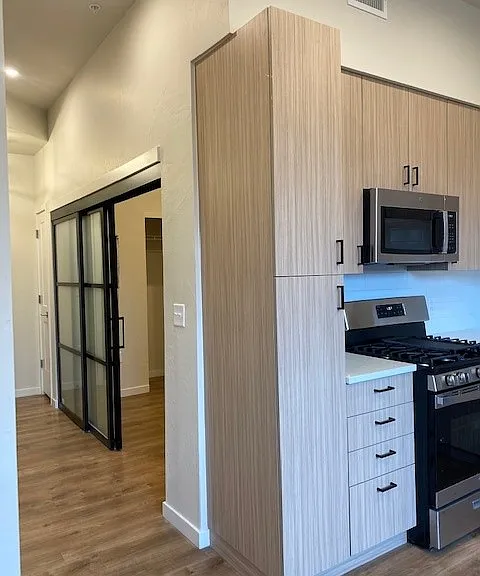 990 S Logan St — Photo 13