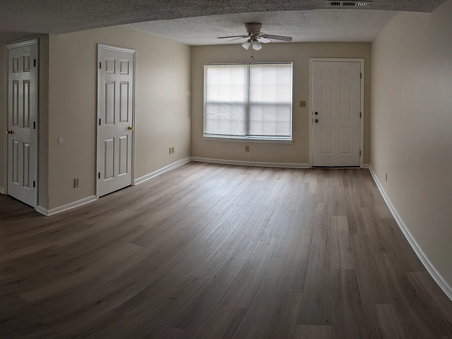 2 bed, 900 sqft, $950 — Photo 3