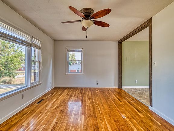 4th image of 1009 Orchard Dr