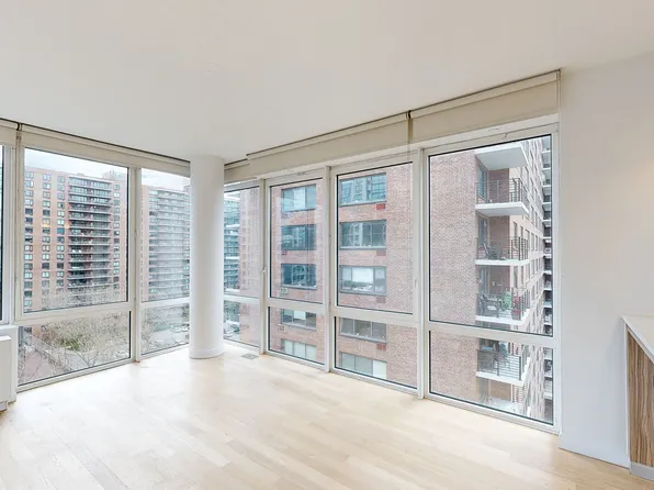 775 Columbus Avenue image 2 of 9