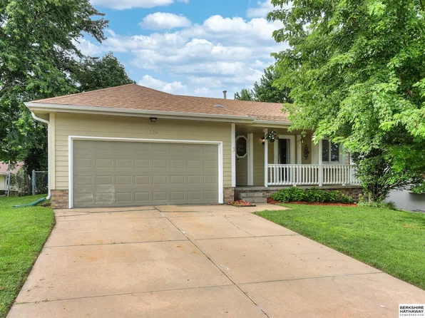 7959 Vernon Ave, Omaha, NE 68134