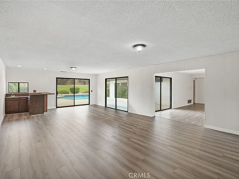 11803 Gerald Ave — Photo 6