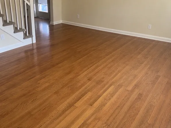 8061 W Glen Rd, Norfolk, VA 23505