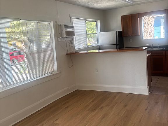 4th image of 2112 W Saint Louis St