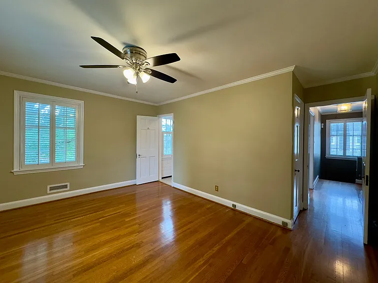 115 E Northern Pkwy — Photo 39