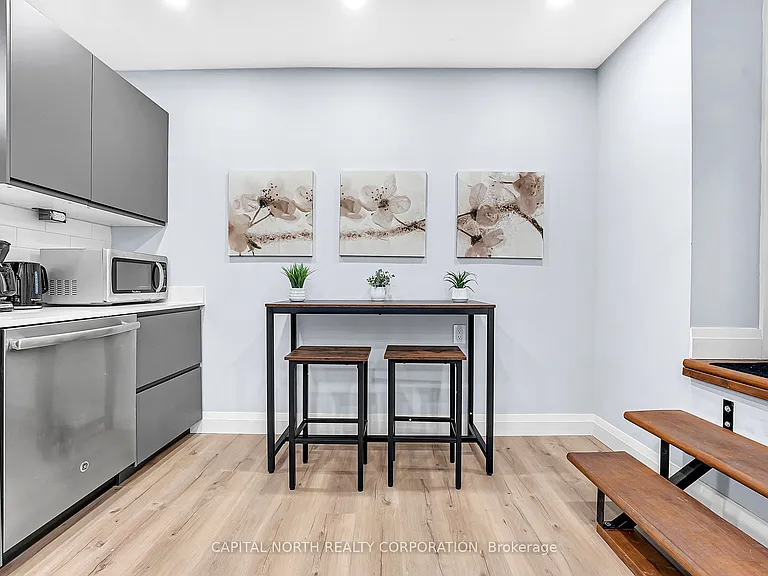 556 King St E #3 — Photo 7