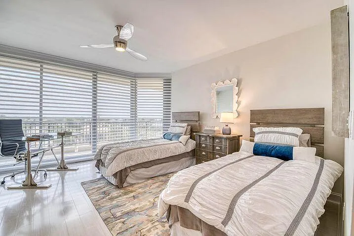 570 Ocean Dr #601 — Photo 20