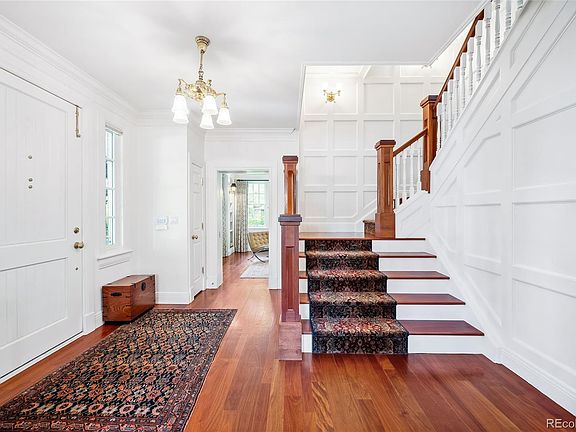 5th image of 300 Glencoe Street