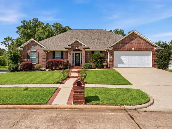 911 Oak Leaf St, La Porte, TX 77571