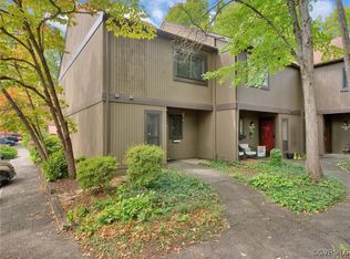 11622 E Briar Patch Dr, Midlothian, VA 23113
