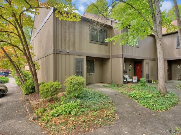 11622 E Briar Patch Dr, Midlothian, VA 23113