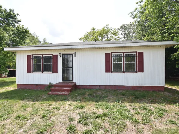 1527 McArthur Rd, Fayetteville, NC 28311