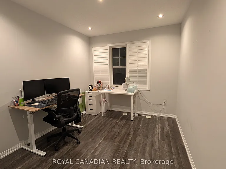 24 Midhope Way — Photo 17