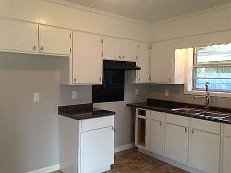 2nd image of 836 Rogers Dr
