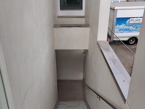 5th image of 5785 La Jolla Blvd