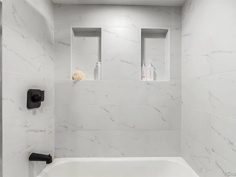5250 S Huron Way — Photo 2