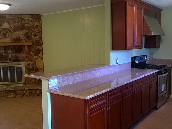 3rd image of 256 Sugarpine Dr