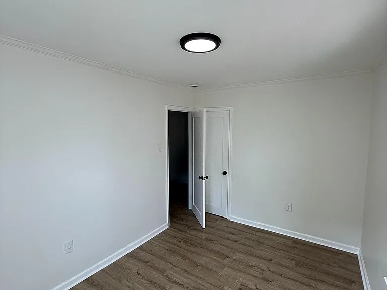 4619 Silverwood St — Photo 12