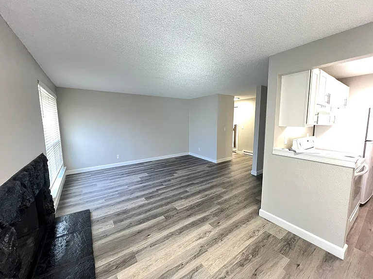 2440 62nd Ave E #B — Photo 4