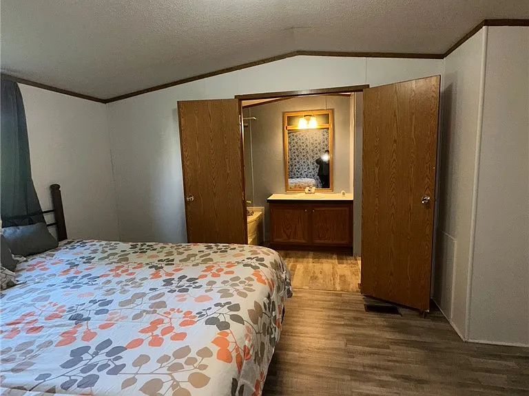 5676 State Route 14 — Photo 8